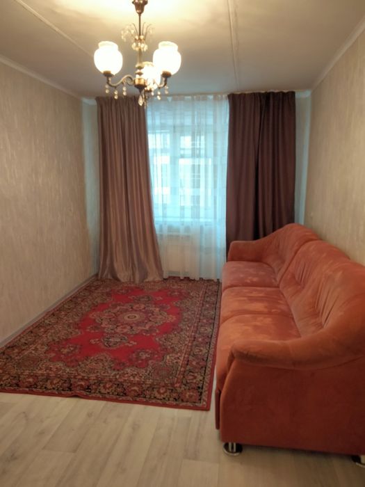 Продам диван с доставкой.