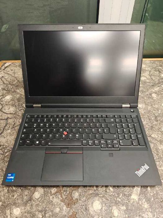 Lenovo ThinkPad P-15 - gen. 2 - работна станция - с 2 зарядни