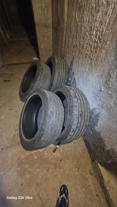Гуми за автомобил