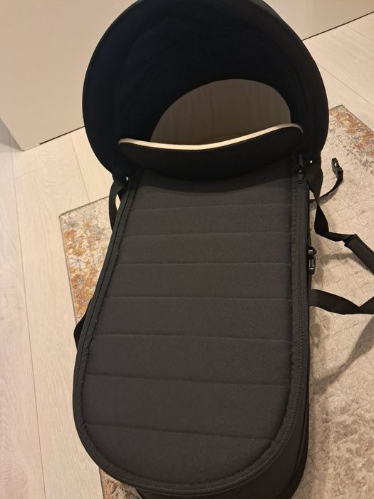 Продам Люлька-переноска Joie Soft Carry Cot Shale