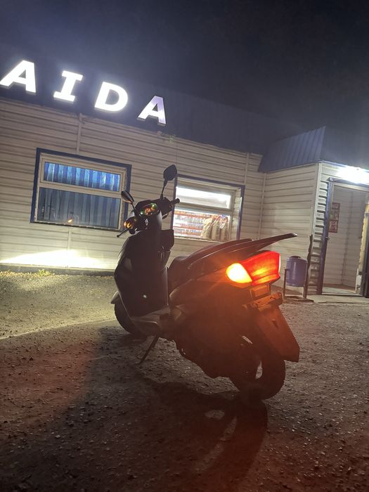 Продам скутер М8 125 кубов