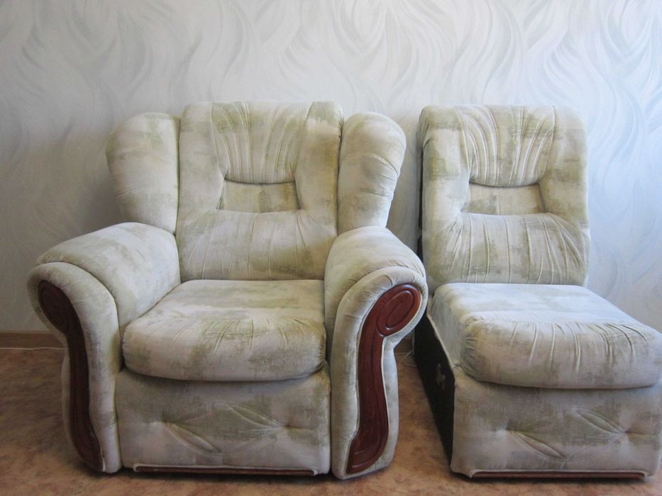 Кресло с приставкой