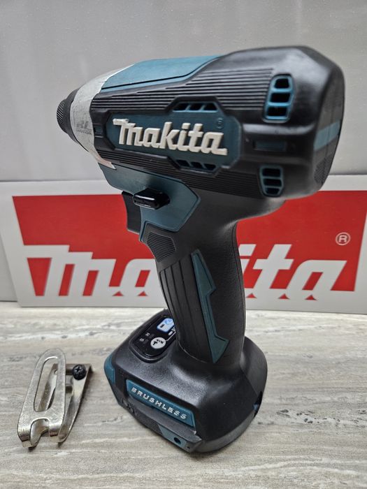 Makita Импакт DTD157 18V.