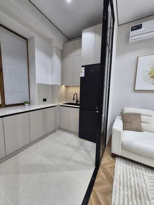 Parkent Avenue мирзо-улугбек подключ паркентский Площадь: 52 евро;