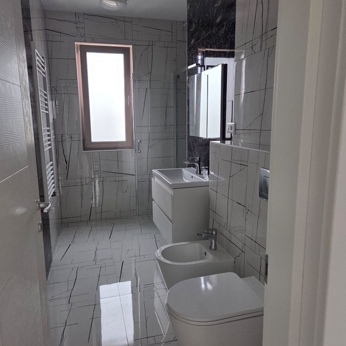 Casă de închiriat