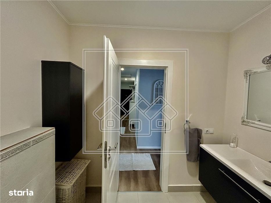 Apartament 3 camere, 77 mpu, terasa 20 mp, 2 locuri parcare, zona buna