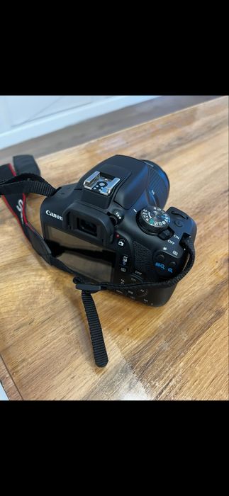 Фотоаппарат Canon EOS 2000D