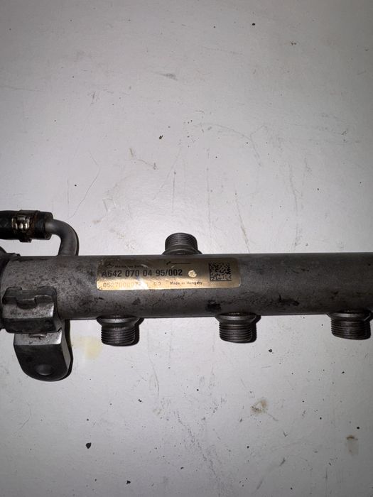 Горивна рейка с клапан за Mercedes Om642