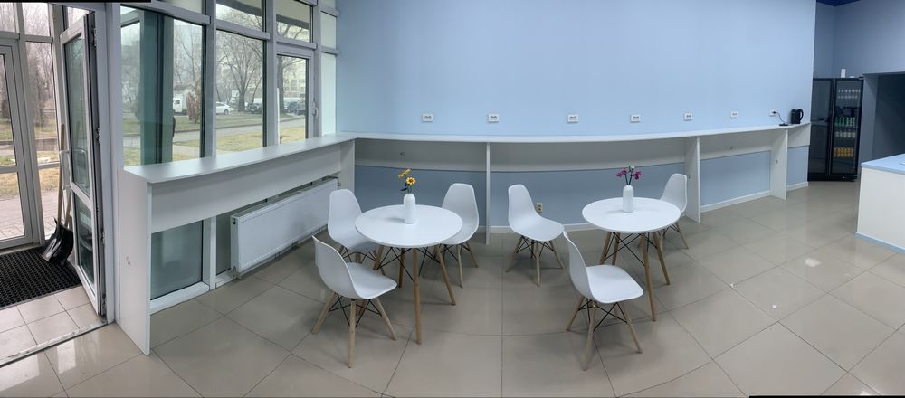 Боковой стол для кофейни высокий