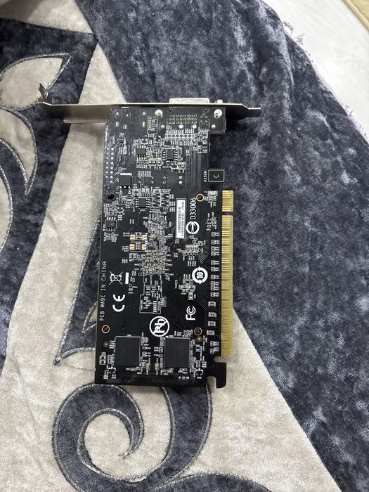 Продаю видеокарту Gigabyte с одним вентелятором