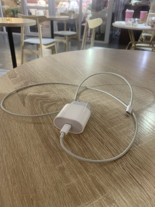 Продам зарядку айфон оригинал зарядку