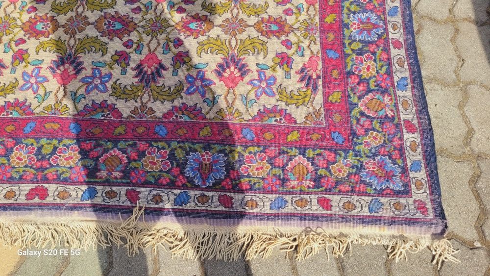 Персийски килим от старите