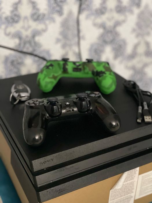 PlayStation 4 PRO/ PS 4 PRO