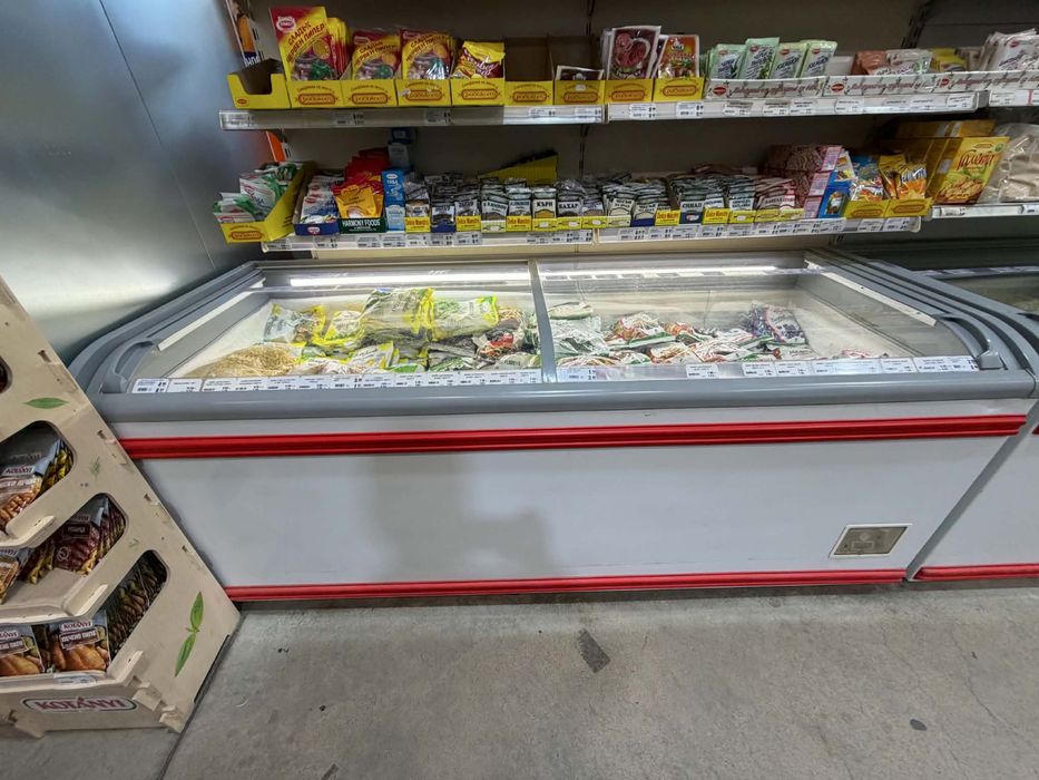 Продавам Фризерни ракли AHT  210см