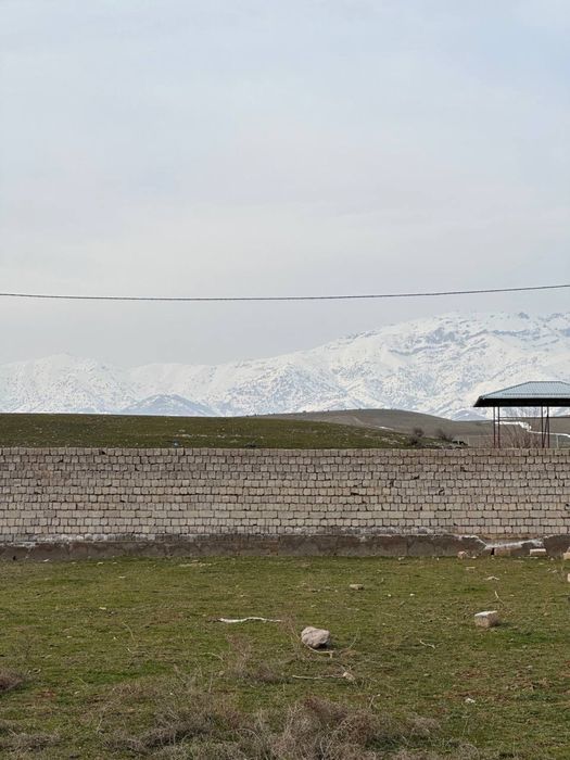 Oqtosh 15 sotix uglavoyda yer sotiladi !