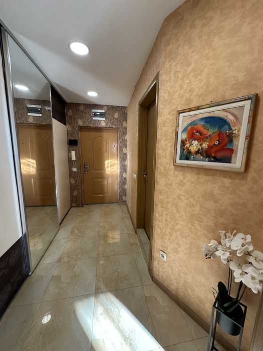 Дава се под наем Двустаен апартамент в Варна, Възраждане 1 - 80 кв.м за 528.36 € - Снимка #12