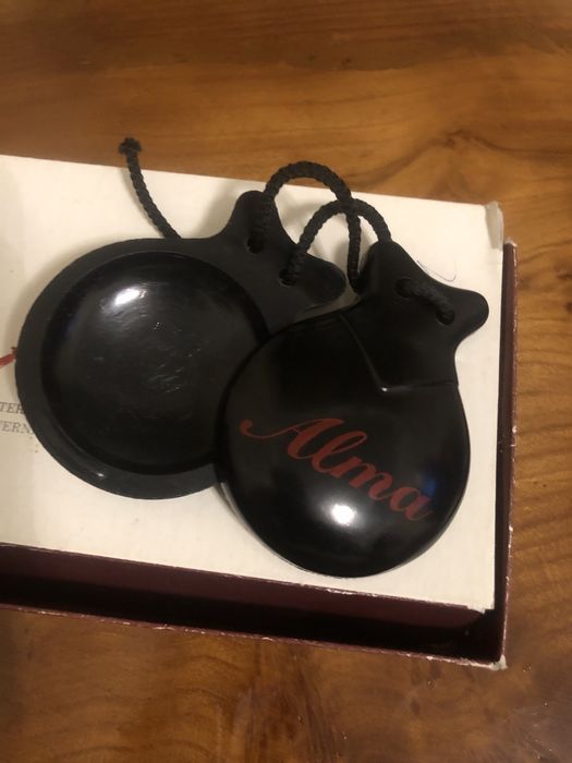 Продаю кастаньеты