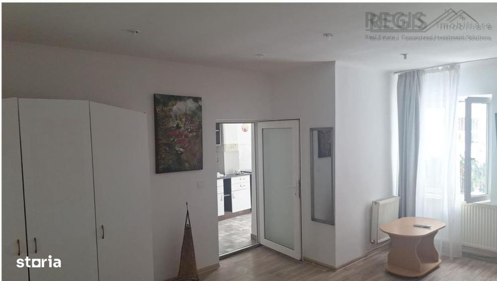 Garsoniera spatioasa si moderna cu pod  la casa Strada Lunga