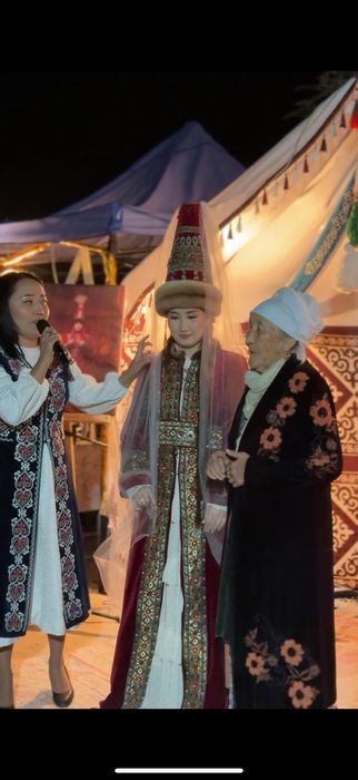 Прокатқа беріледі. Ұзату шапаны мен сәукелесі