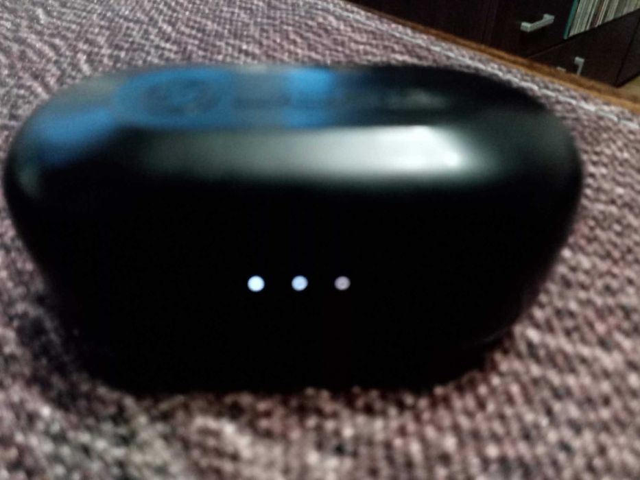 Зарядна кутийка за слушалки In-Ear JLAB