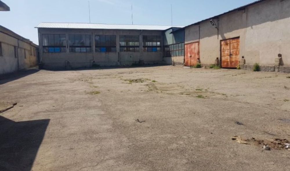 Дава се под наем Склад в Стара Загора, Център - 250 кв.м за 183.6 € - Снимка #1