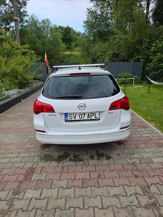 Vând  OPEL  ASTRA Sports TOURER