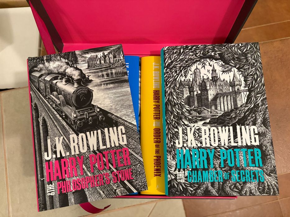 Хари Потър Boxed Set- The complete collection Hardback + подарък
