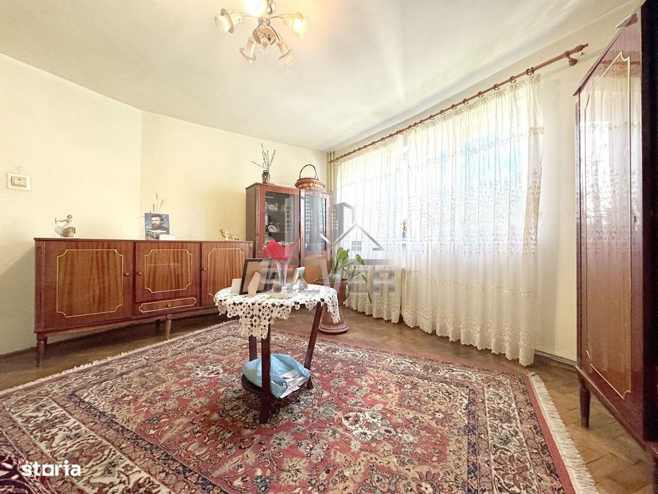 Apartament cu 4 camere/80 mp/zona strazii Peana.