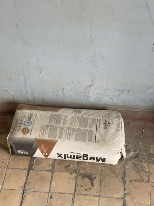 Shpaklovka 3 qop nalivnoy pol 1 qop remontdan ortgan