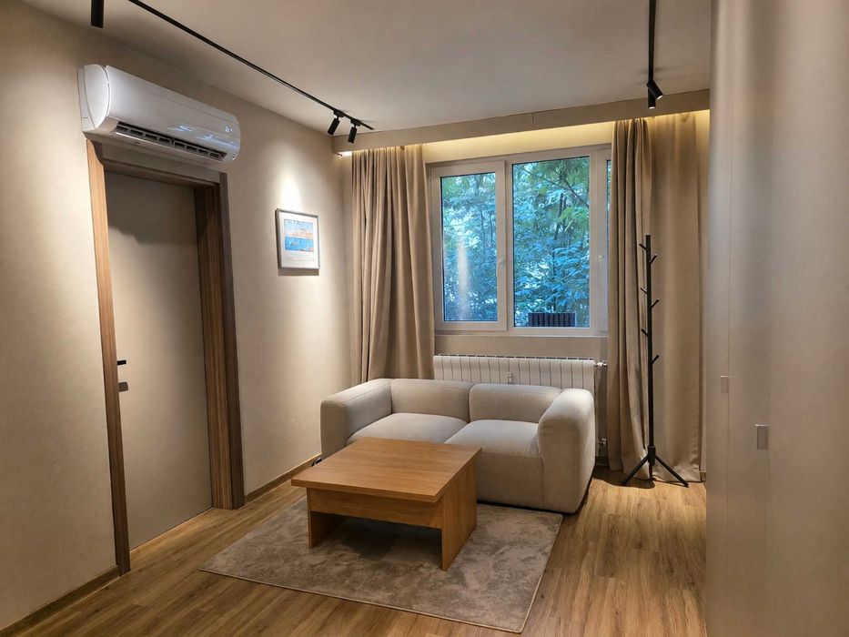 Дава се под наем Двустаен апартамент в София, Изток - 70 кв.м за 600 € - Снимка #2