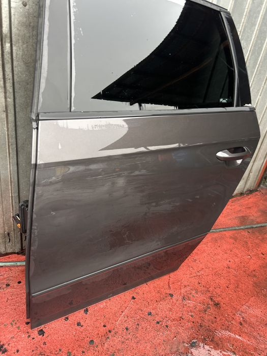 Usa stanga spate vw passat b6 break LC8Z mocca brown