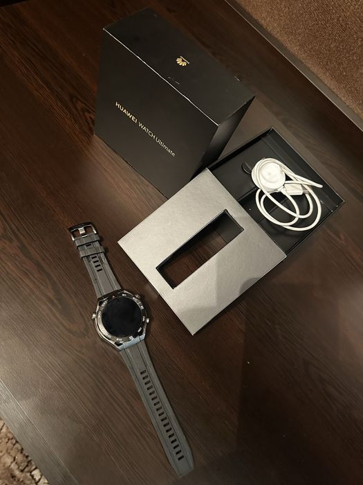 часовник huawei ultimate