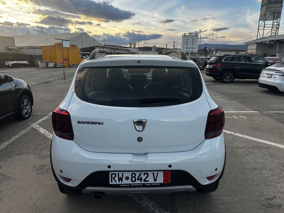 Dacia Sandero Stepway 0.9 TCE , 90 CP , Navigatie mare , Cameră spate ,      An 2018 ,    Euro 6