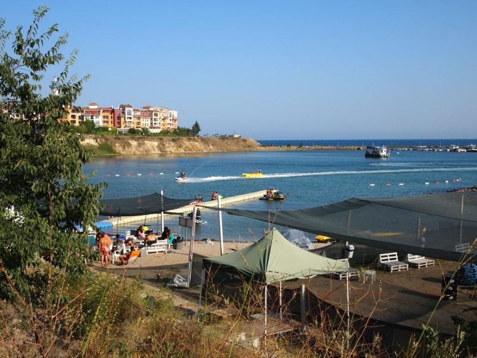 Двустаен с изглед море и басейн, на изплащане,  Ахелой