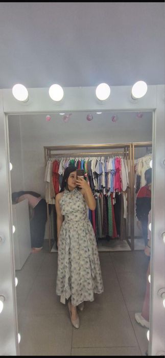 Продаю женский платья