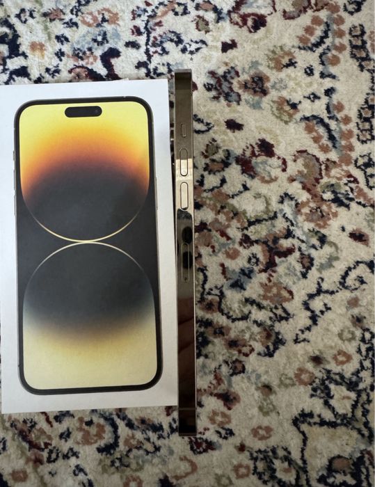 Продам Айфон 14 про макс