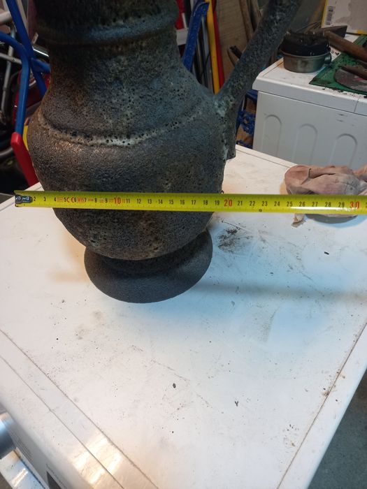 Страхотна ваза от лава