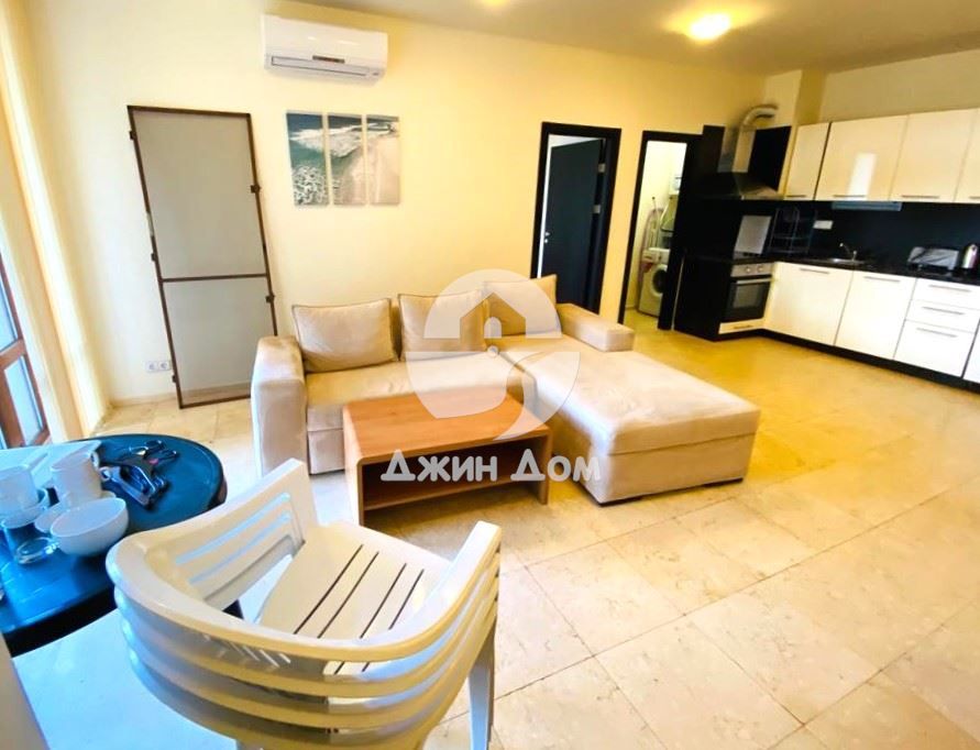 Продава се Тристаен апартамент в Свети Влас - 100 кв.м за 1500 €/кв.м - Снимка #2