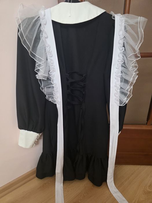 Продам школьное платье