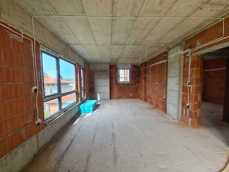 Продава се Тристаен апартамент в Хасково, Любен Каравелов - 112 кв.м за 1006 €/кв.м - Снимка #3