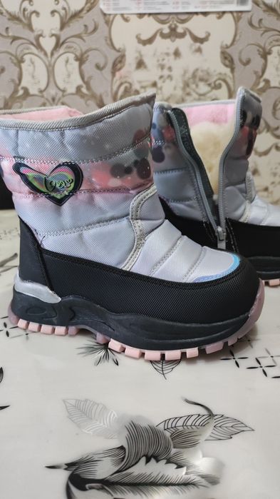 Продам детскую обувь