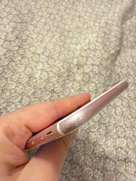 Продам Iphone 7+