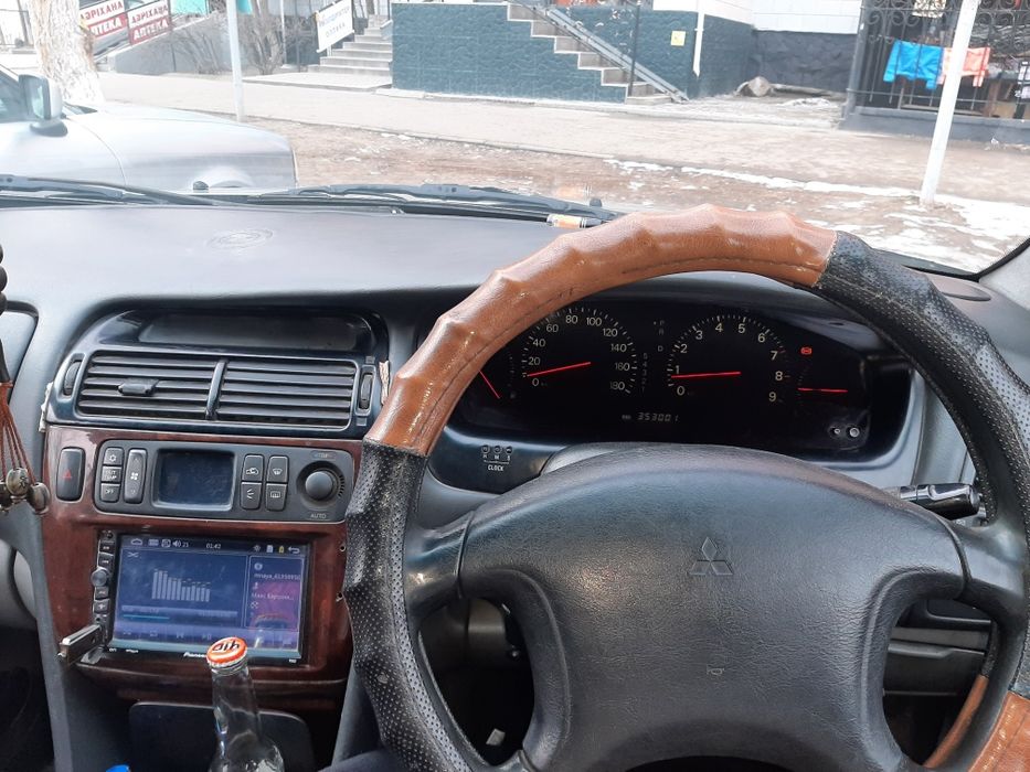 Машина митсубиси