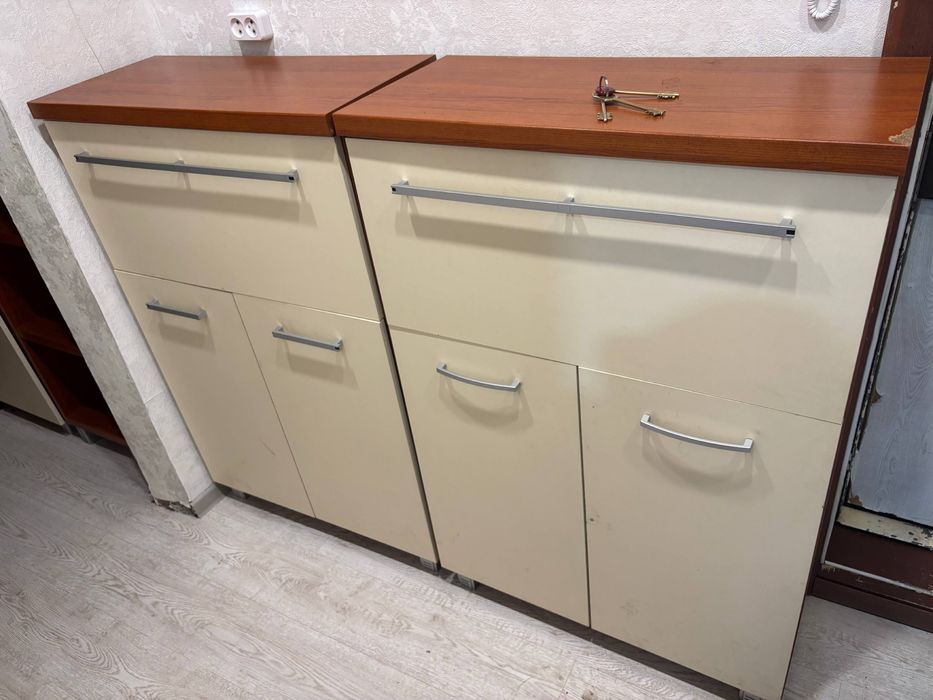 Продам стенки для прихожей