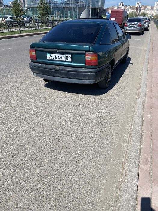 Опель Вектра А 1995