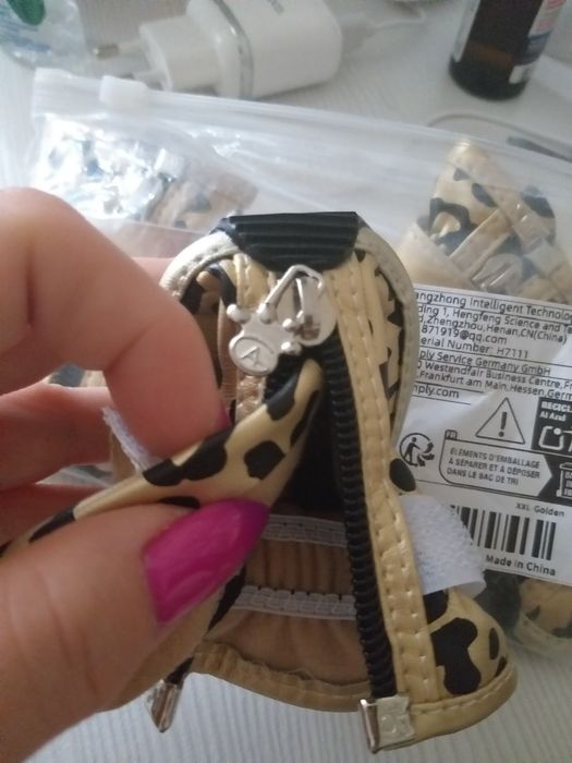 Продам новую обувь для собак