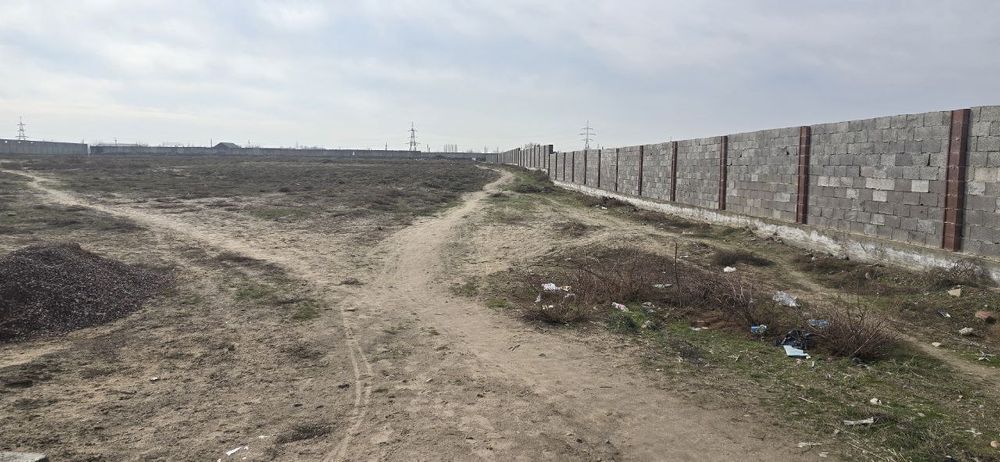 Toytepada Nurafshonda Yer maydoni sotiladi. 350 sotix