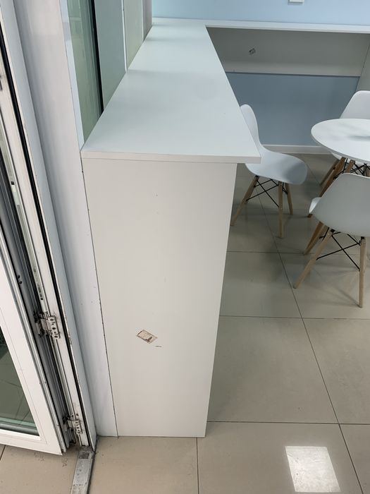 Боковой стол для кофейни высокий