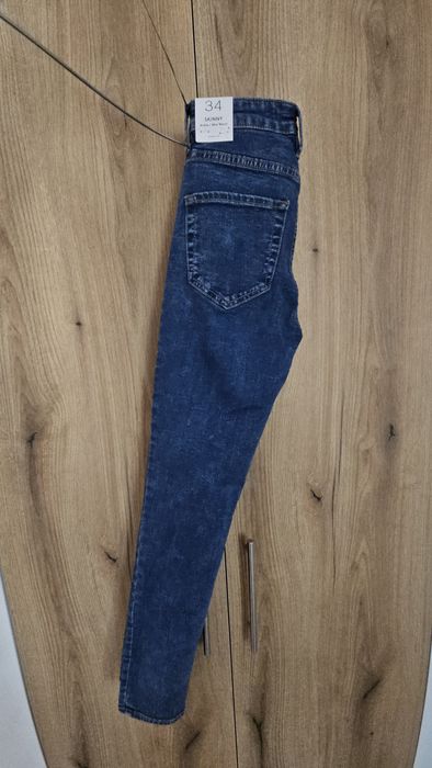 Чисто нови дамски дънки от Mango