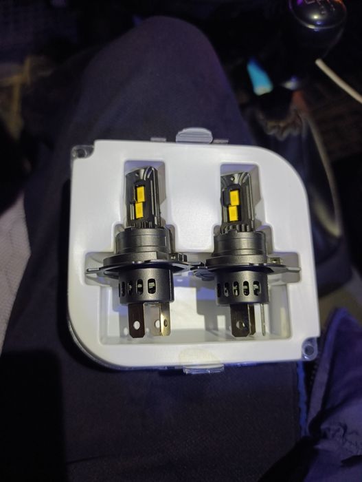 Н4 лампа лед. Жо